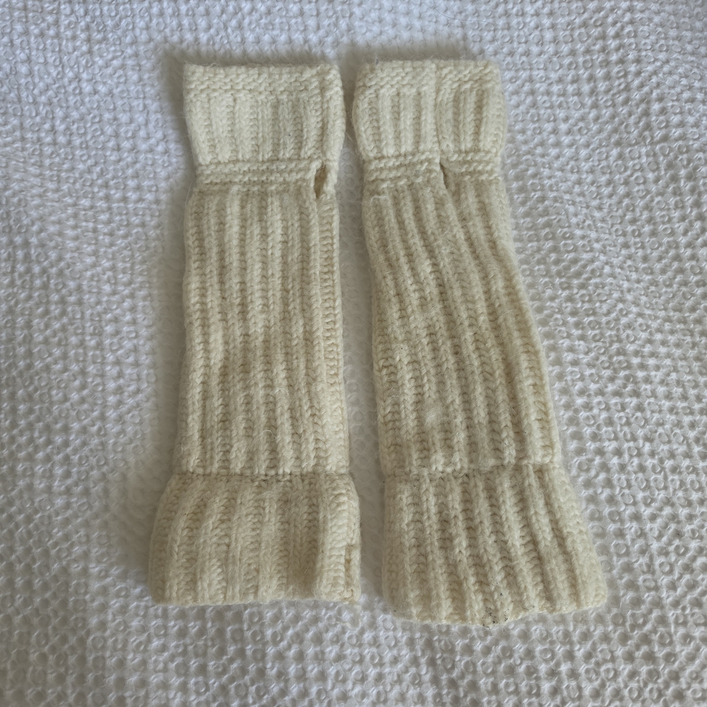 Banana Republic Cream Cozy Knit Fingerless Hand Warmers